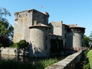 chateau à villeneuve la comtesse